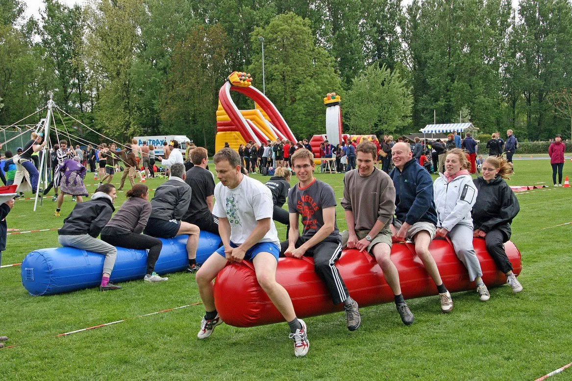 Skippybal volwassenen zeskamp spel huren Axitraxi_1677672544.jpg