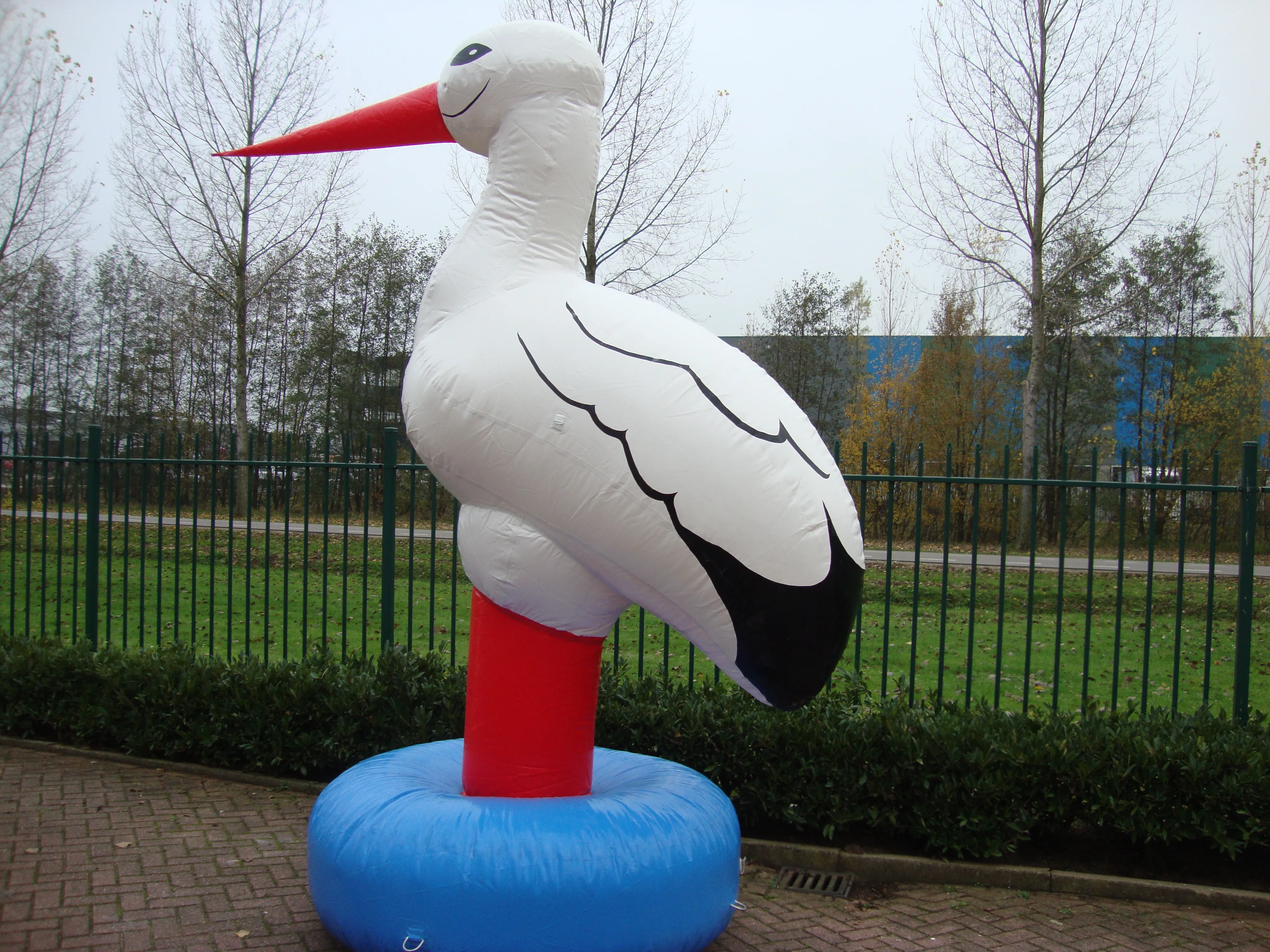eyecatchers_Ooievaar_opblaasbaar_huren_blickfang_weissstorch_aufblasbar_mieten_nijmegen_1679844961.jpg