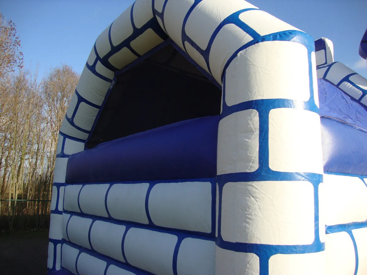 Springkussen Kasteel overdekt huren 2_1678782542.jpg