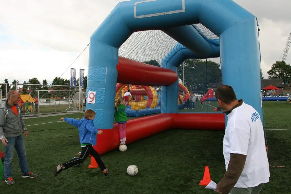 Voetbalgoal met snelheidsmeter huren 1_1740055749.jpg
