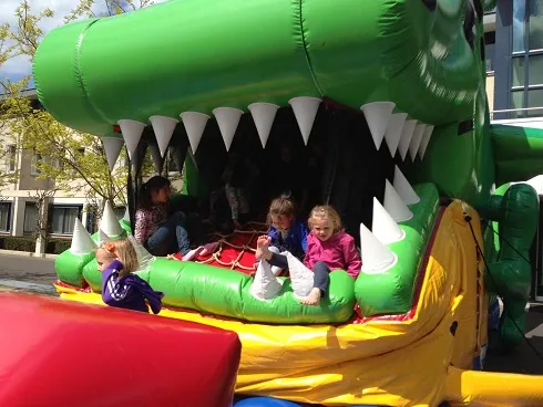 Springkussen draak met bewegende bek 1_1677673149.jpg