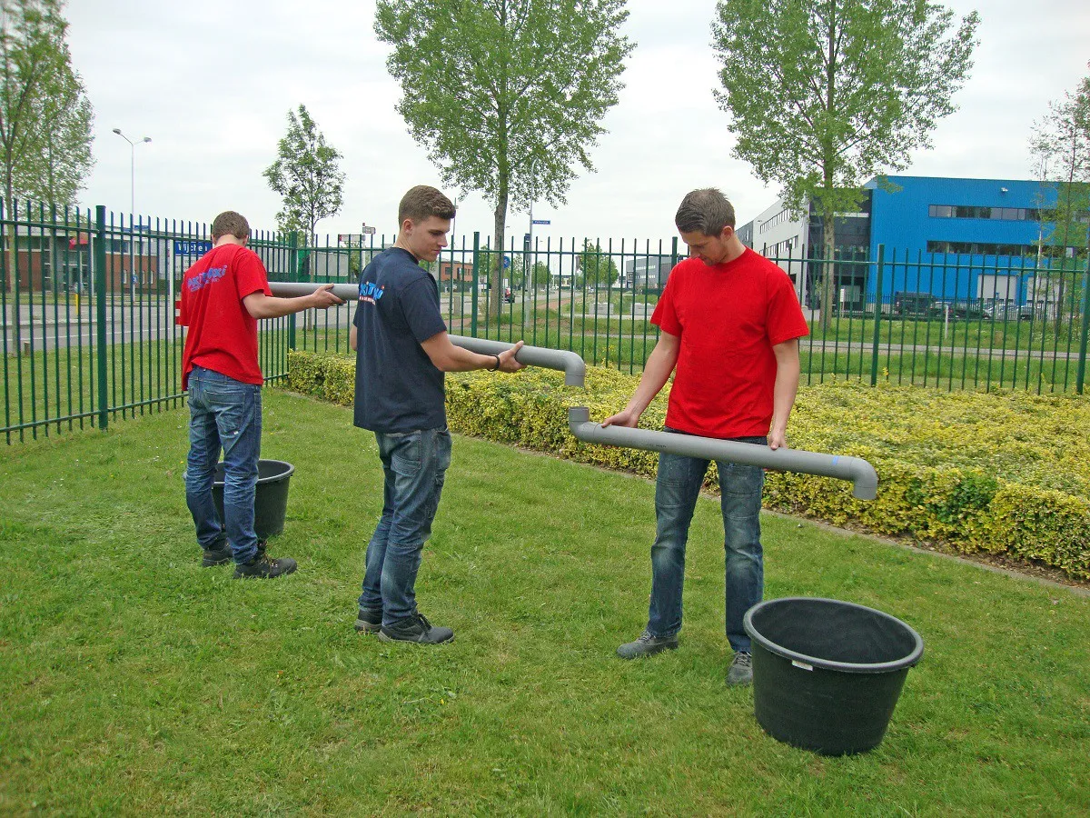 Waterdragen huren zeskamp sportdag Axitraxi_1677756974.jpg