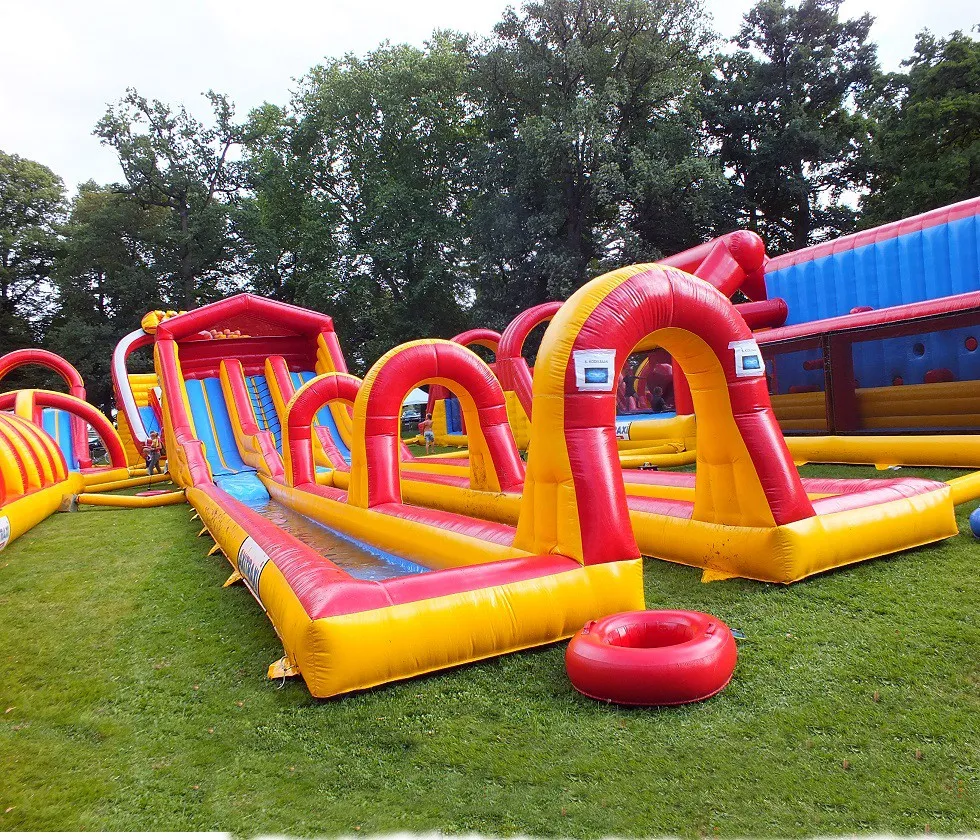 Rodelbaan opblaasbaar huren zeskamp I_1677670048.jpg