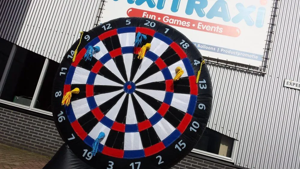 Attractie_verhuur_darten_opblaasbaar_Attraktionen_vermietung_darts_aufblasbar-1000x563_1679310536.jpg
