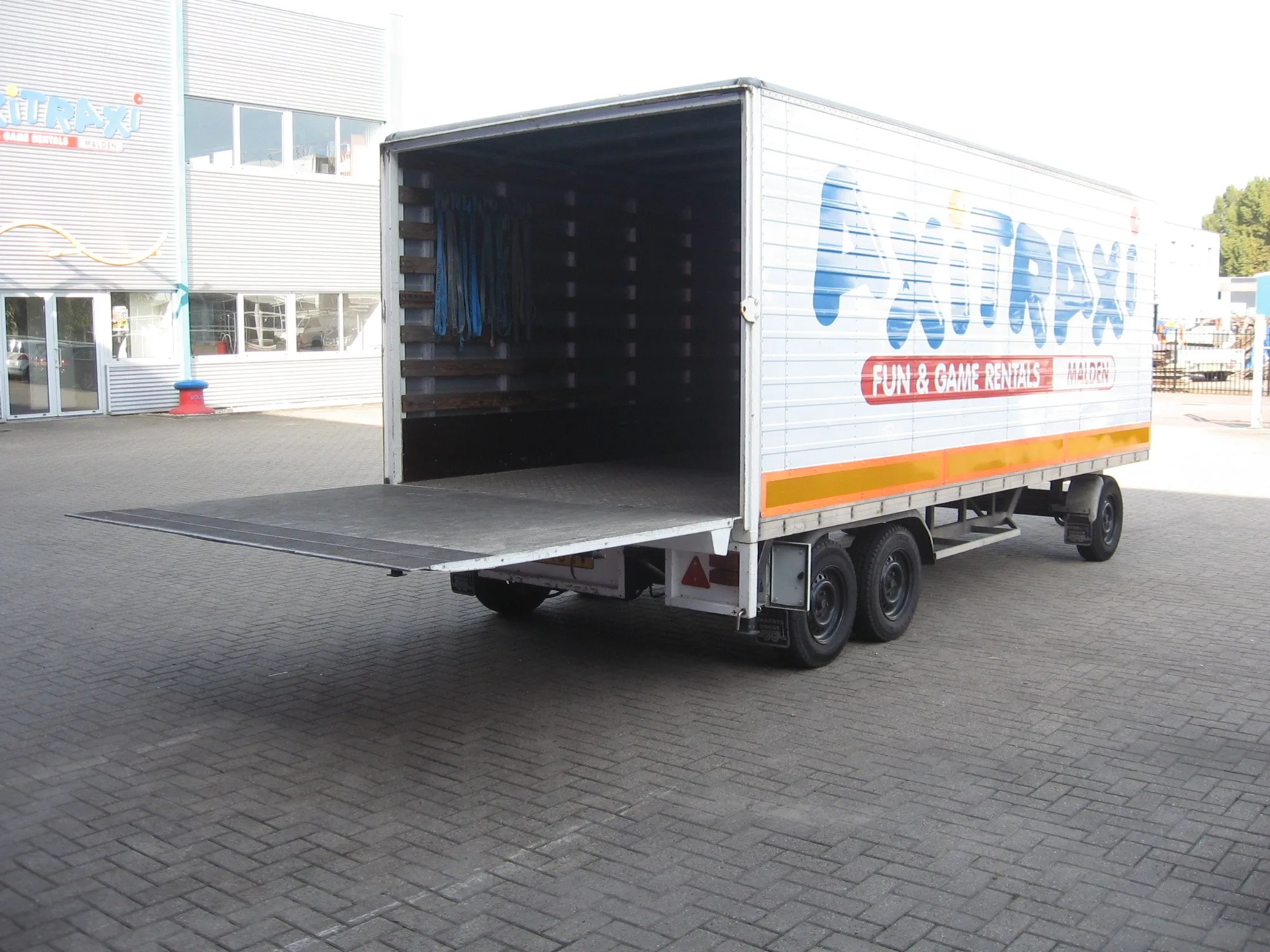 aanhanger_2_boedelbak_vervoer_anhanger_mietfahrzeug_verleih_1740583133.jpg