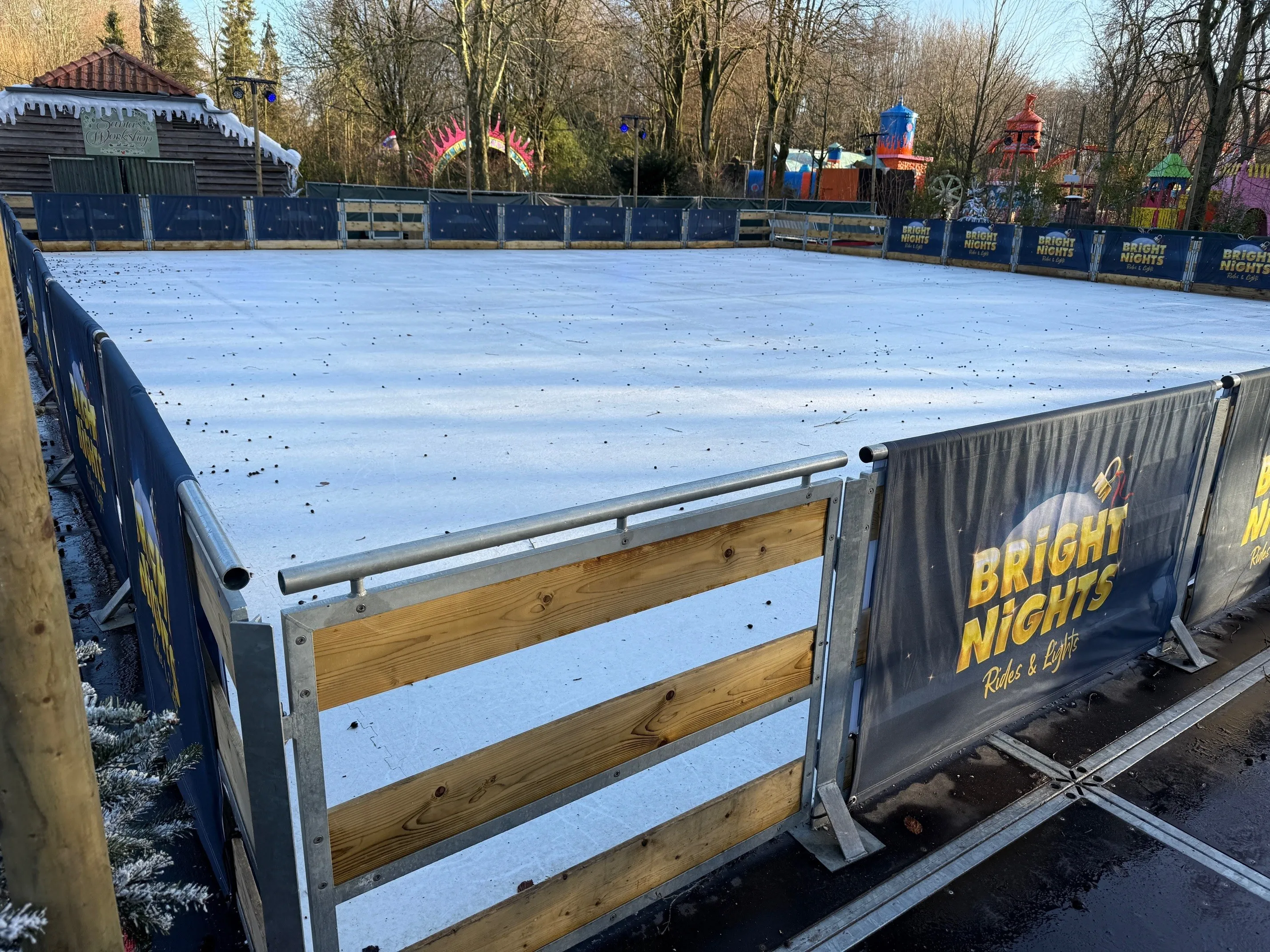 Schaatsbaan 400 meter met boarding huren klein_1743414863.jpg