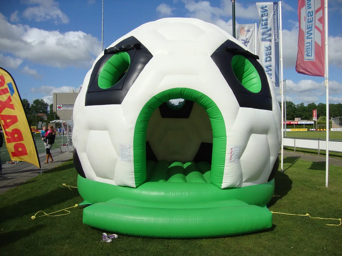 Springkussen Voetbal overdekt huren 9_1678784540.jpg