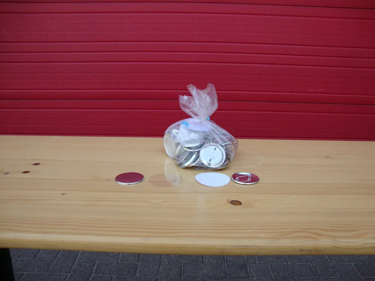 Buttons huren 2_1678268117.jpg