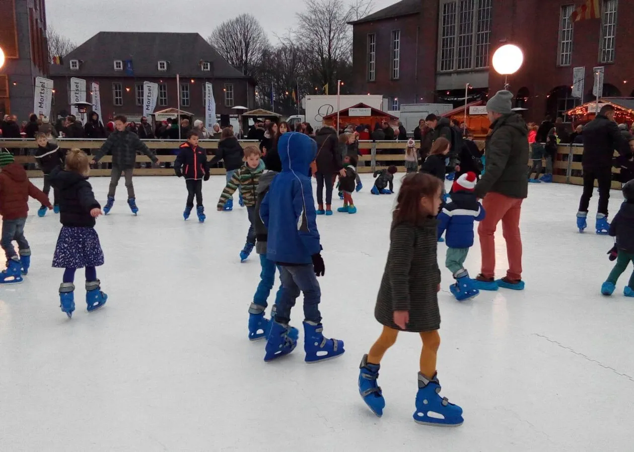 Schaatsbaan huren groot 1 - Mortsel_1756902322.jpg