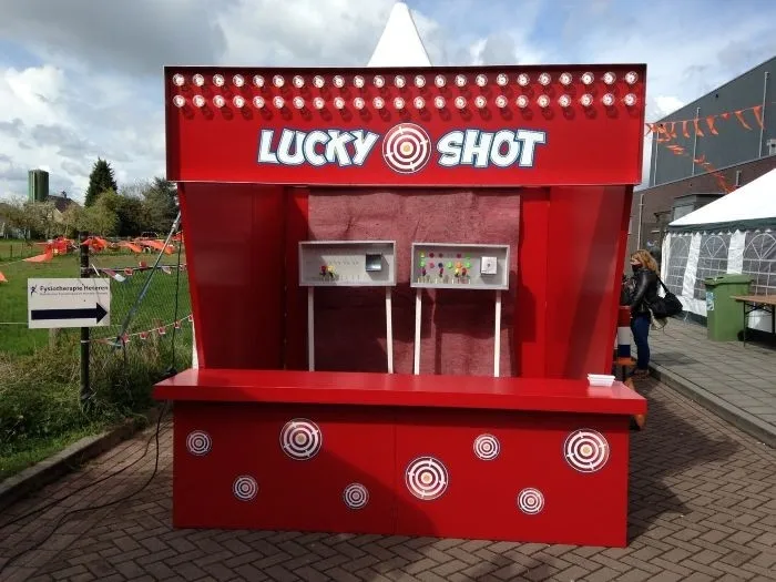 Schiettent huren kermis buksen Axitraxi_1677770755_1768317524.jpg