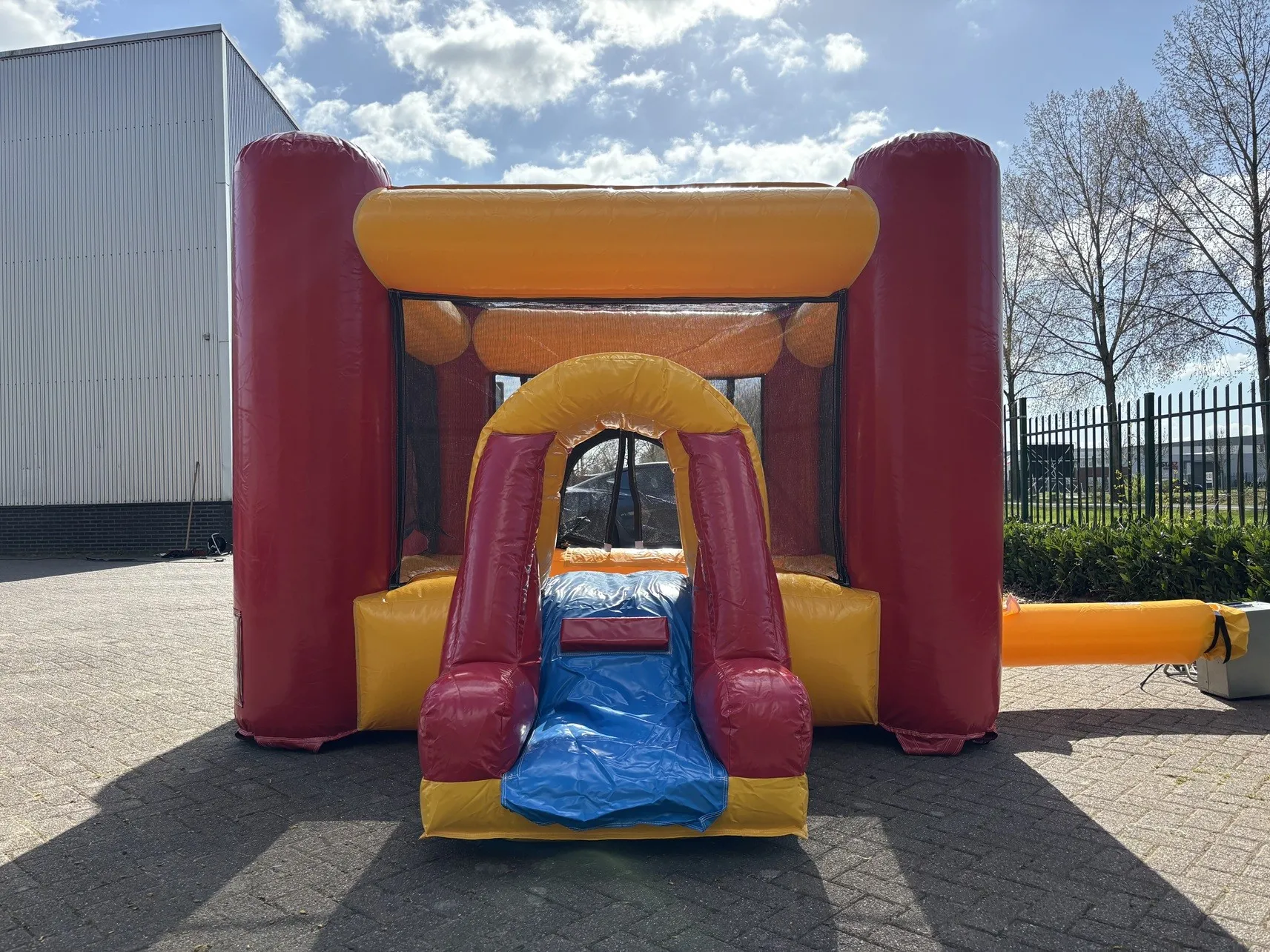 Ballenbad geel huren I_1744376261.jpg