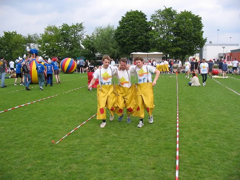 Broeklopen huren zeskamp volwassenen Axitraxi_1677682686.jpg