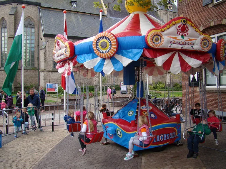 Zweefmolen Caroussel huren kermis Axitraxi III_1678109418.jpg