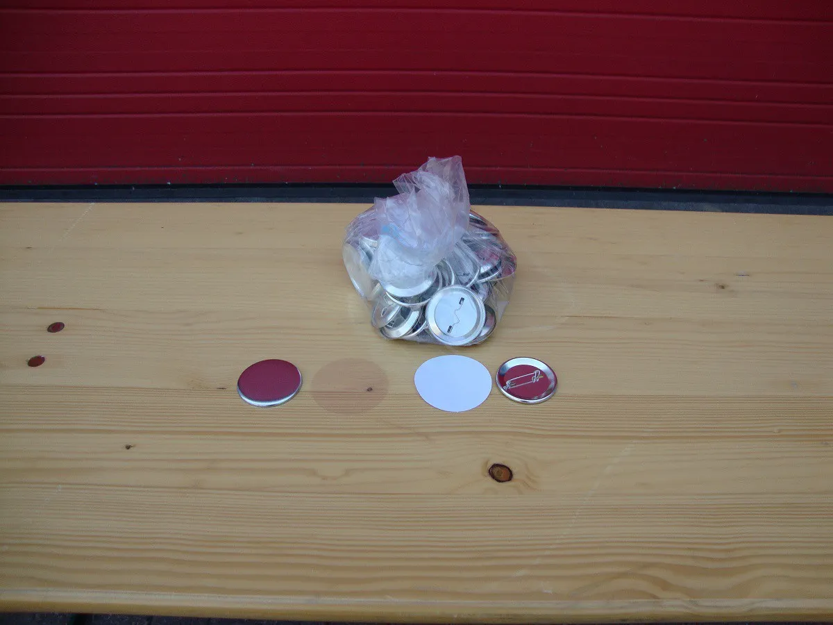Buttons huren 1_1678268116.jpg