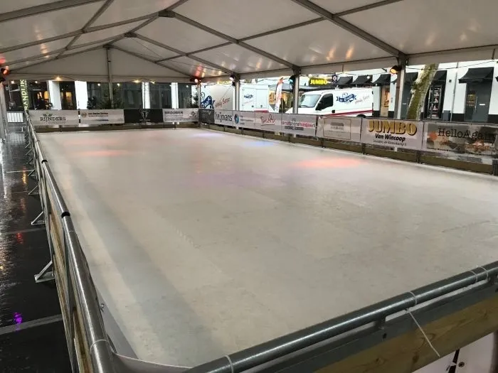 Schaatsbaan ca. 200 m2