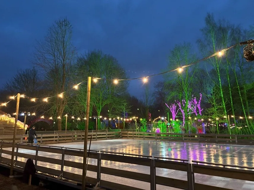 Kunststof schaatsbaan groot huren II 400m2_1756991984.jpg