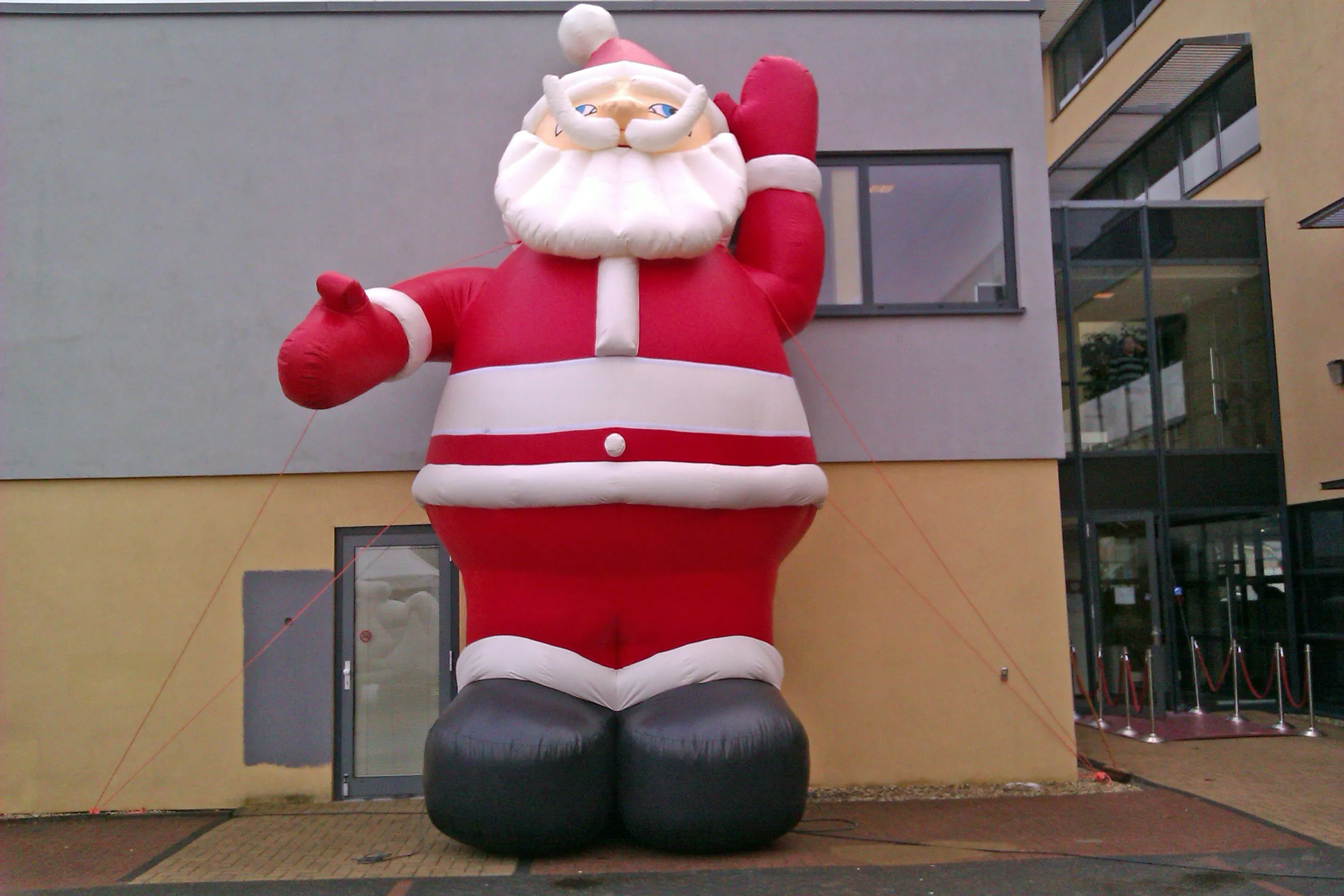 Kerstman opblaasbaar_1679400338.jpg