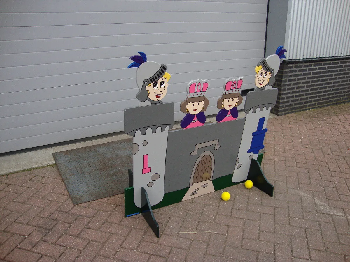 Koppen gooien kasteel kermis Axitraxi huren II_1678105004.jpg