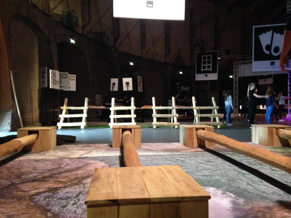 20251003092034-Evenwichtsbalk_huren_expeditie_robinson_verhuur (2)