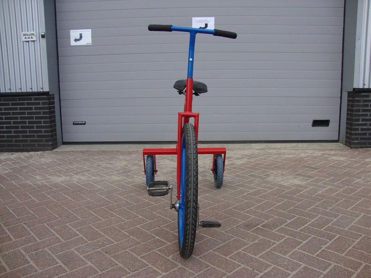 Hobbeldriewieler fiets vanaf 12 jaar huren III_1677668980.jpg