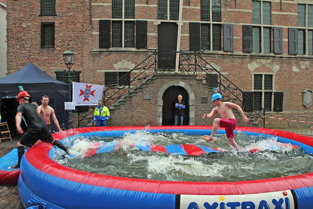 Overloopmat zeskamp in zwembad Axitraxi_1677670806.jpg