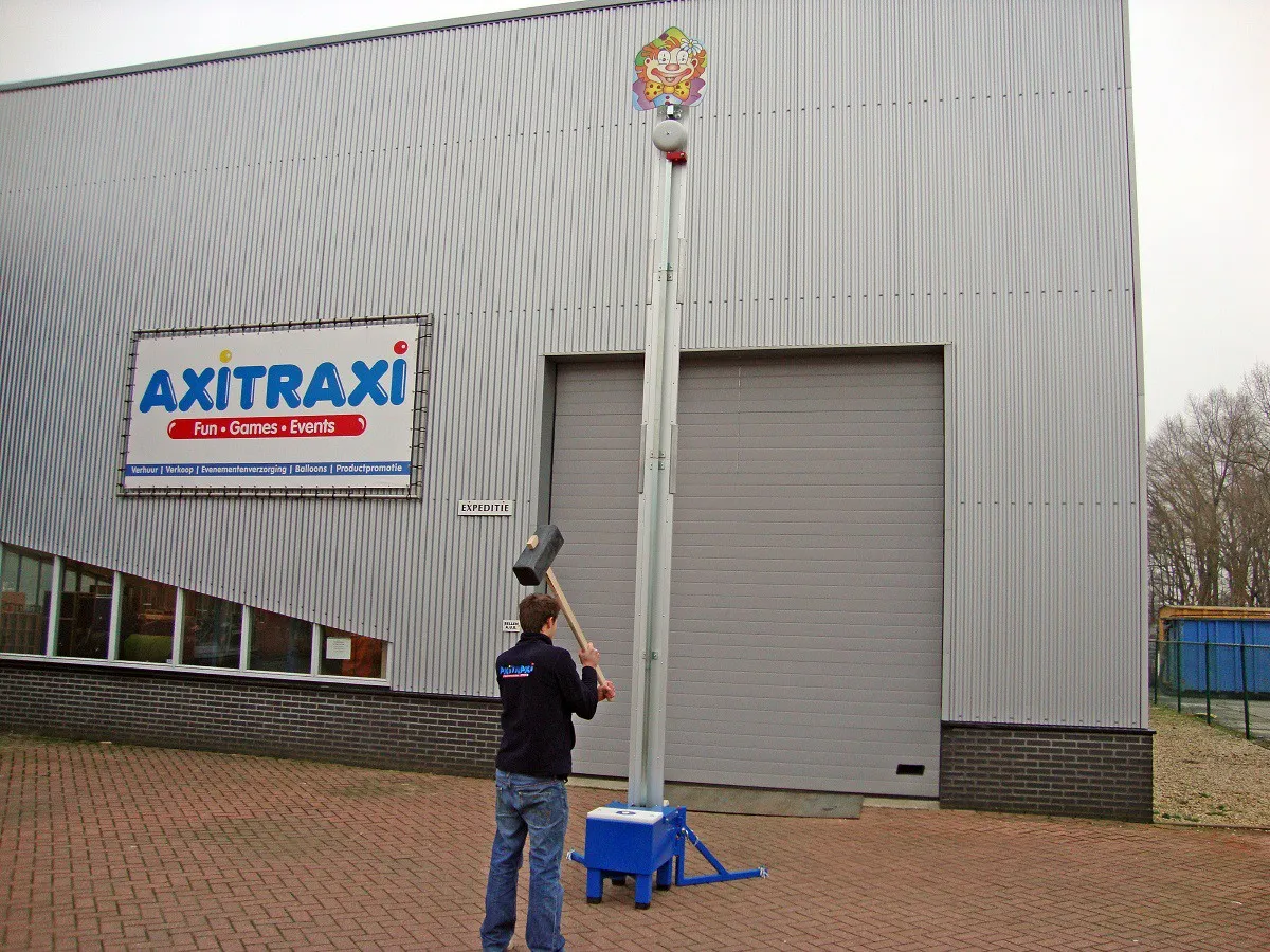 Kop van jut clown volwassenen huren kermis Axitraxi_1678104634.jpg