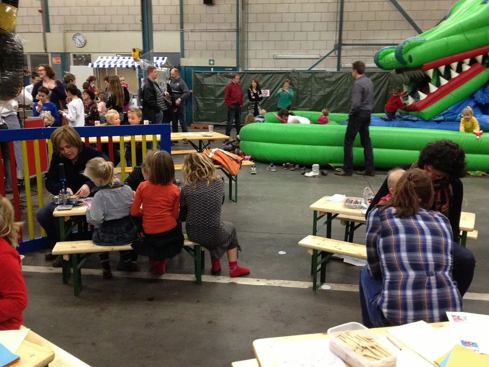 Knutselhoek huren tekenen kleuren Axitraxi II_1678105490.jpg