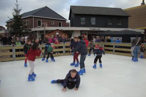 Winter schaatsbaan mobiel 100 m2 huren Winter eisbahn 100 quadratmeter mieten