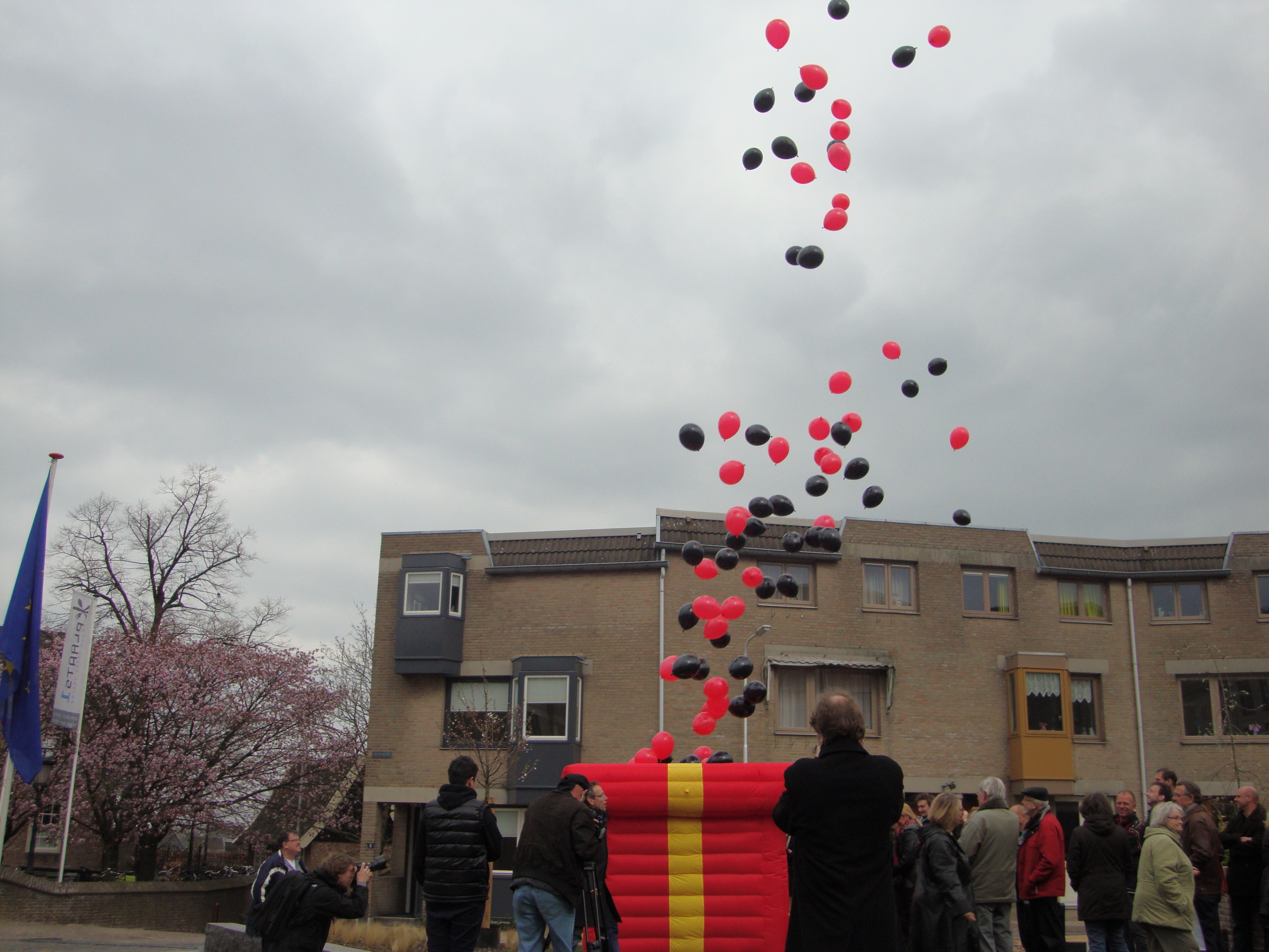 Hedendaags Kado incl. 200 heliumballonnen - Axitraxi FM-12